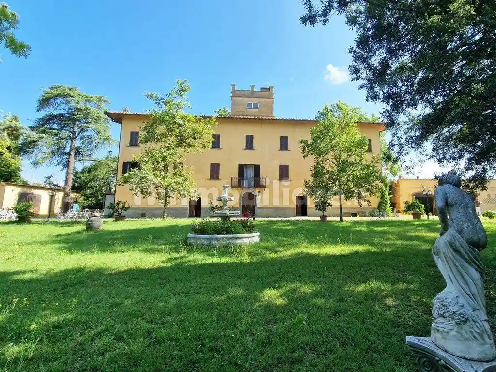 Villa in vendita a Foiano della Chiana