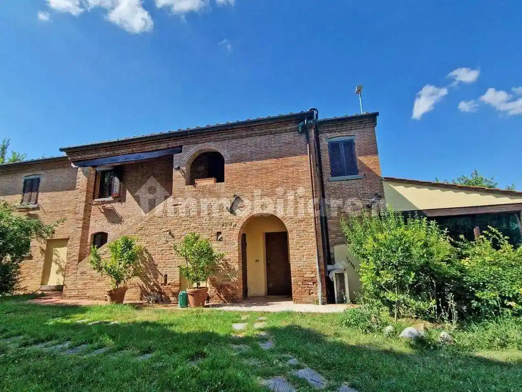 Rustico - Casale in vendita a Foiano della Chiana