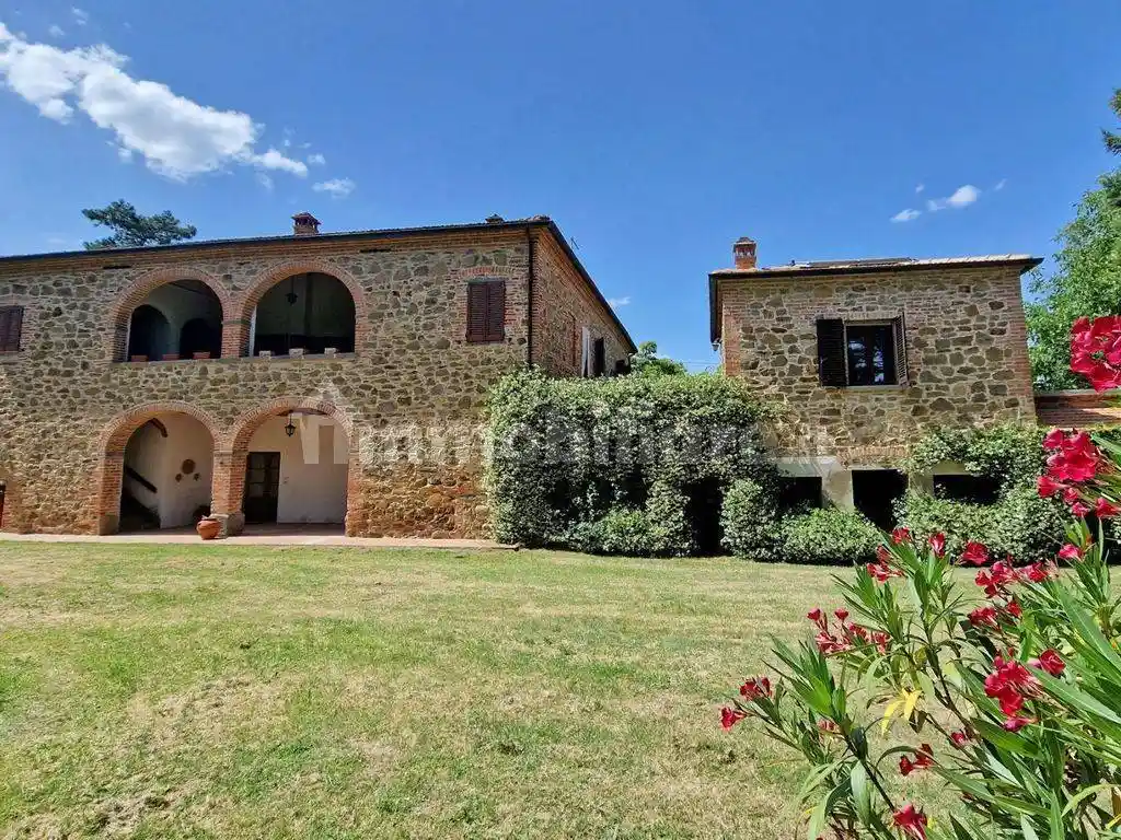 Rustico - Casale in vendita a Lucignano