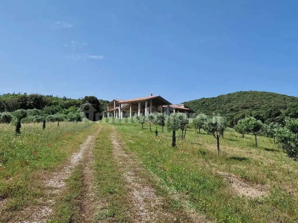 Villa in vendita a Piombino