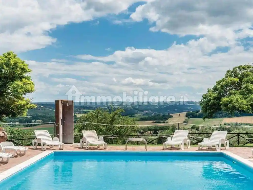 Rustico - Casale in vendita a Castiglione del Lago