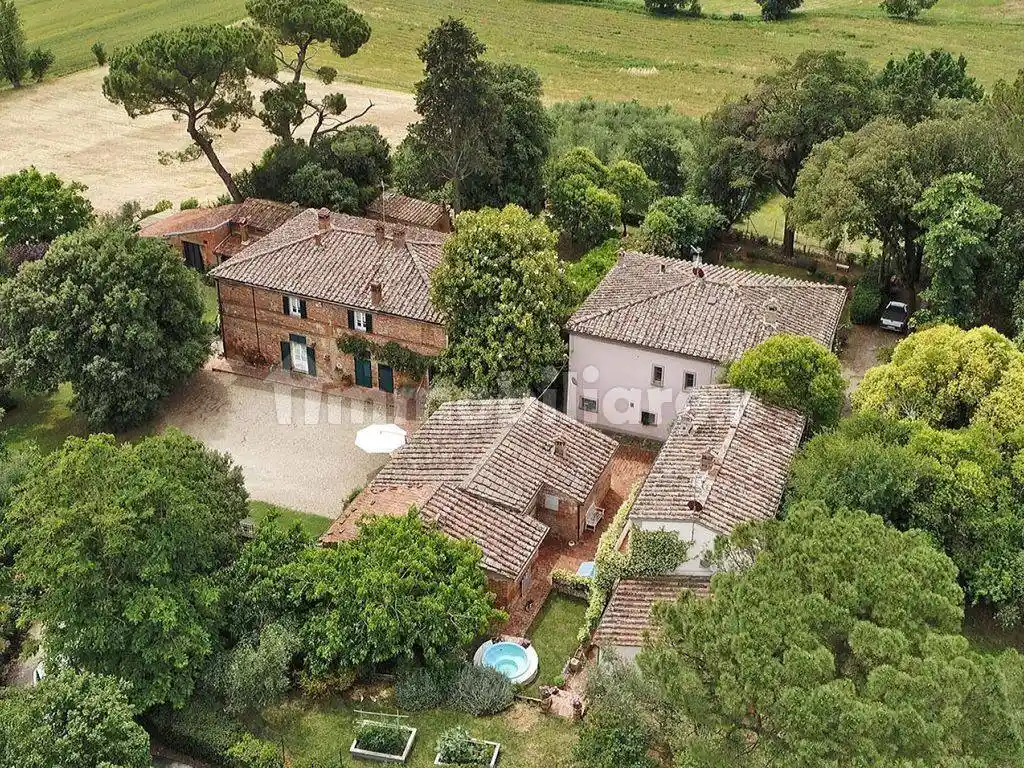 Rustico - Casale in vendita a Foiano della Chiana