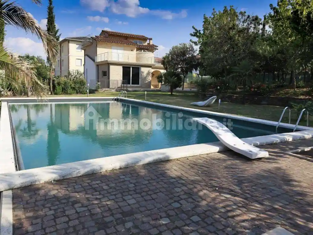 Villa in vendita a Marciano della Chiana
