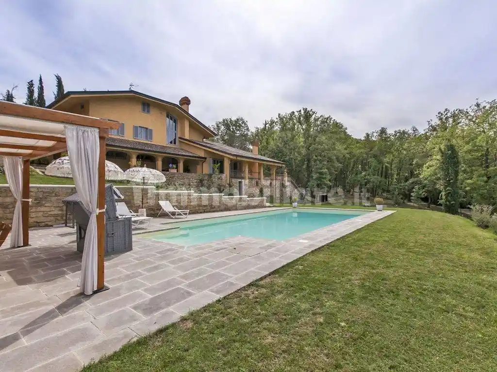 Villa in vendita a Arezzo