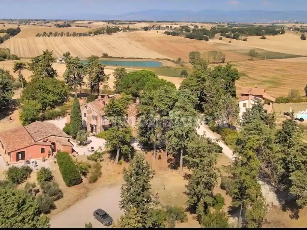 Rustico - Casale in vendita a Castiglione del Lago