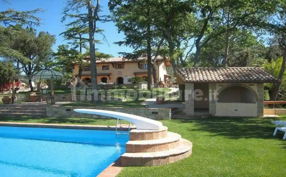 Rustico - Casale in vendita a Sorano