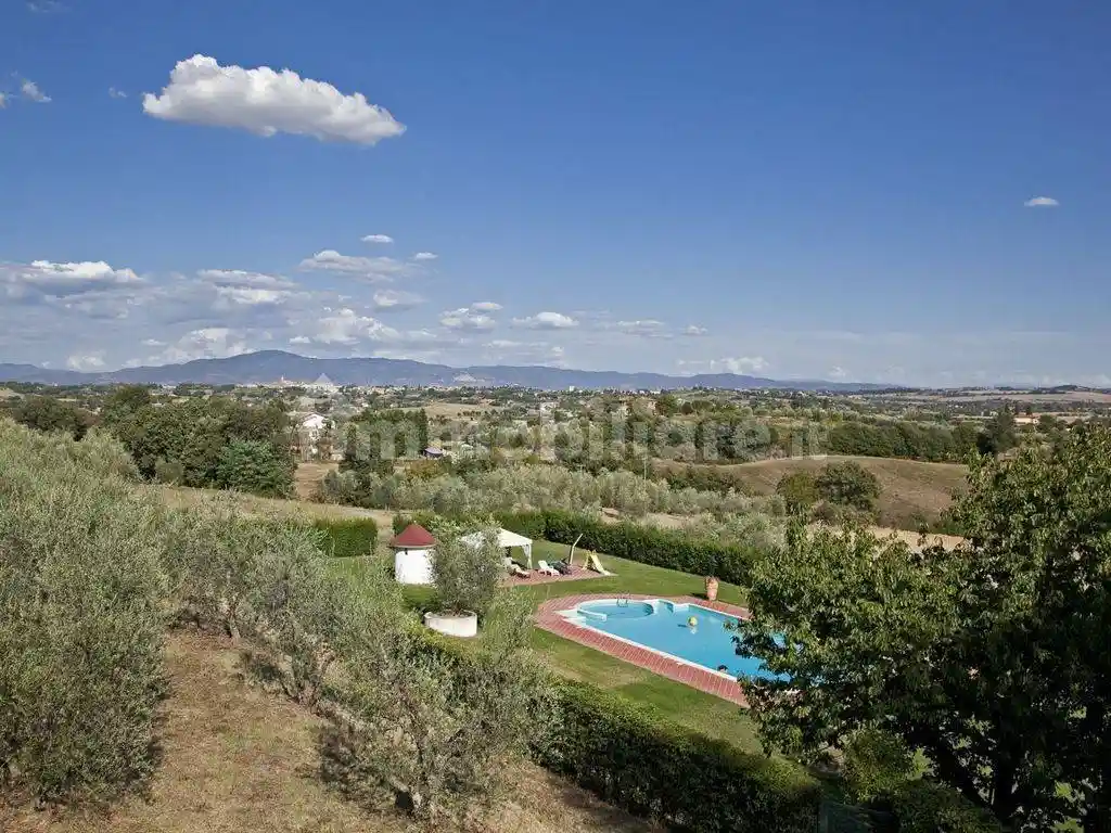 Villa in vendita a Lucignano