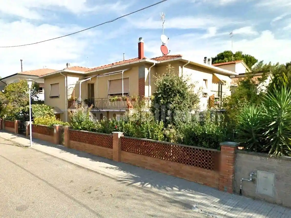 Villa in vendita a Cecina