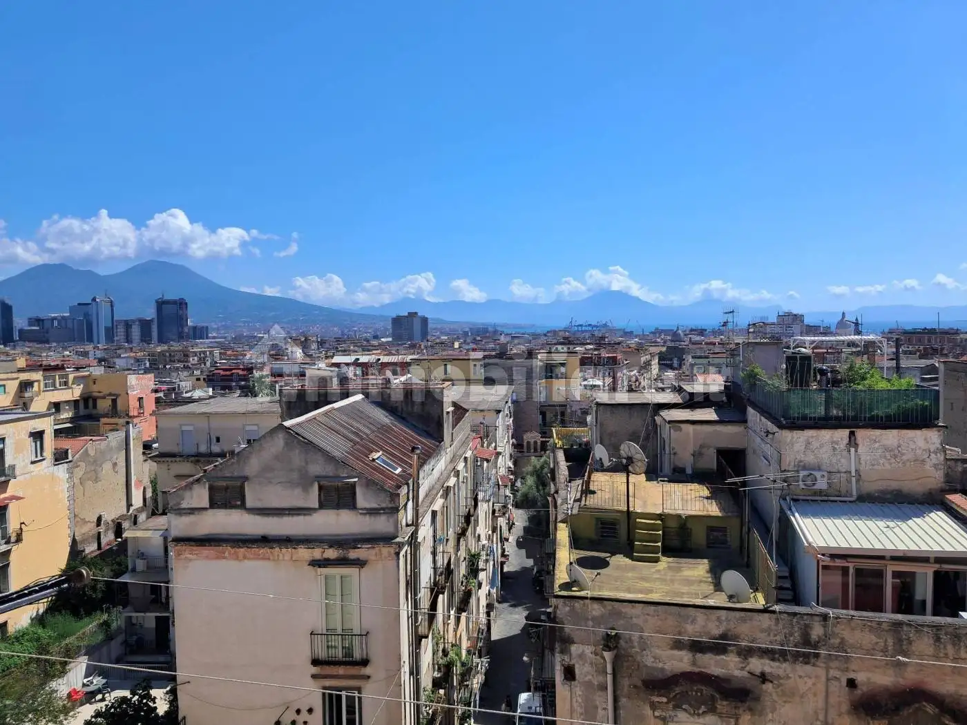 Appartamento in vendita a Napoli