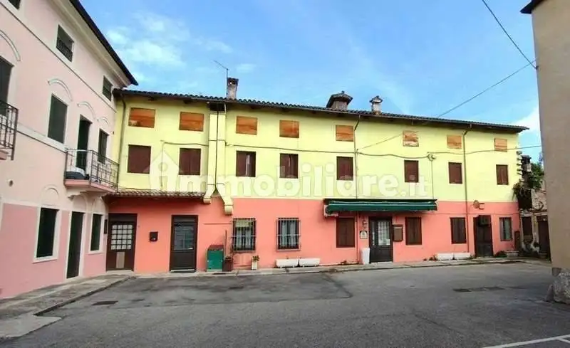 Palazzo - Edificio in vendita a Castelgomberto