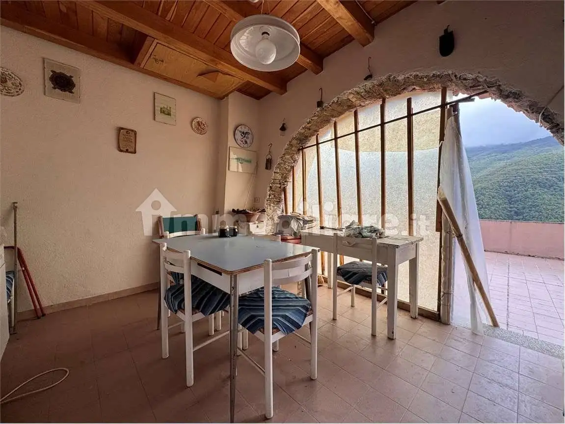 Casa indipendente in vendita a Rezzo