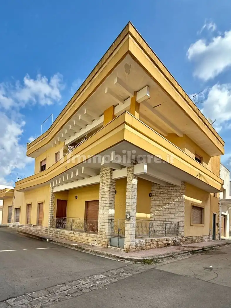 Appartamento in vendita a Aradeo