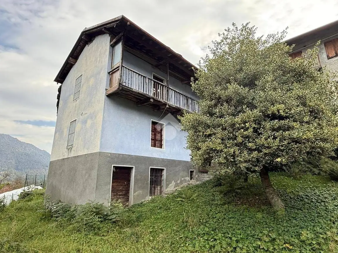 Casa indipendente in vendita a Viù