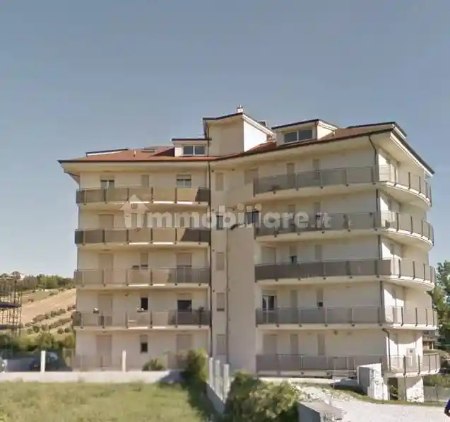 Trilocale via 4 Novembre 22, Sant'Egidio alla Vibrata - foto 2