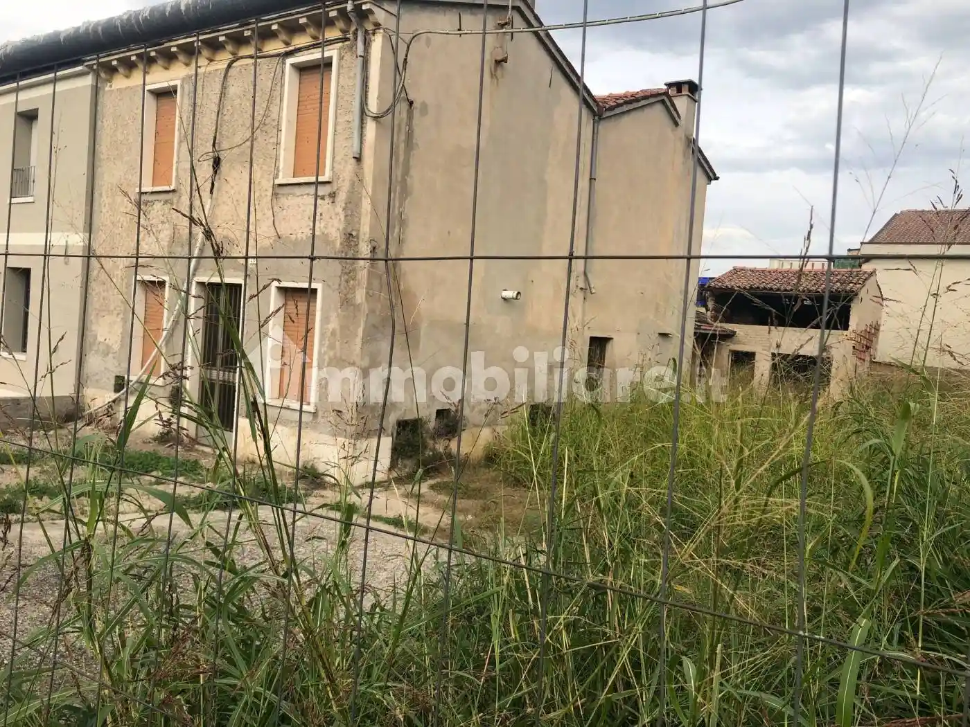 Terratetto unifamiliare 165 m², da ristrutturare, Centro, Belfiore - foto 2