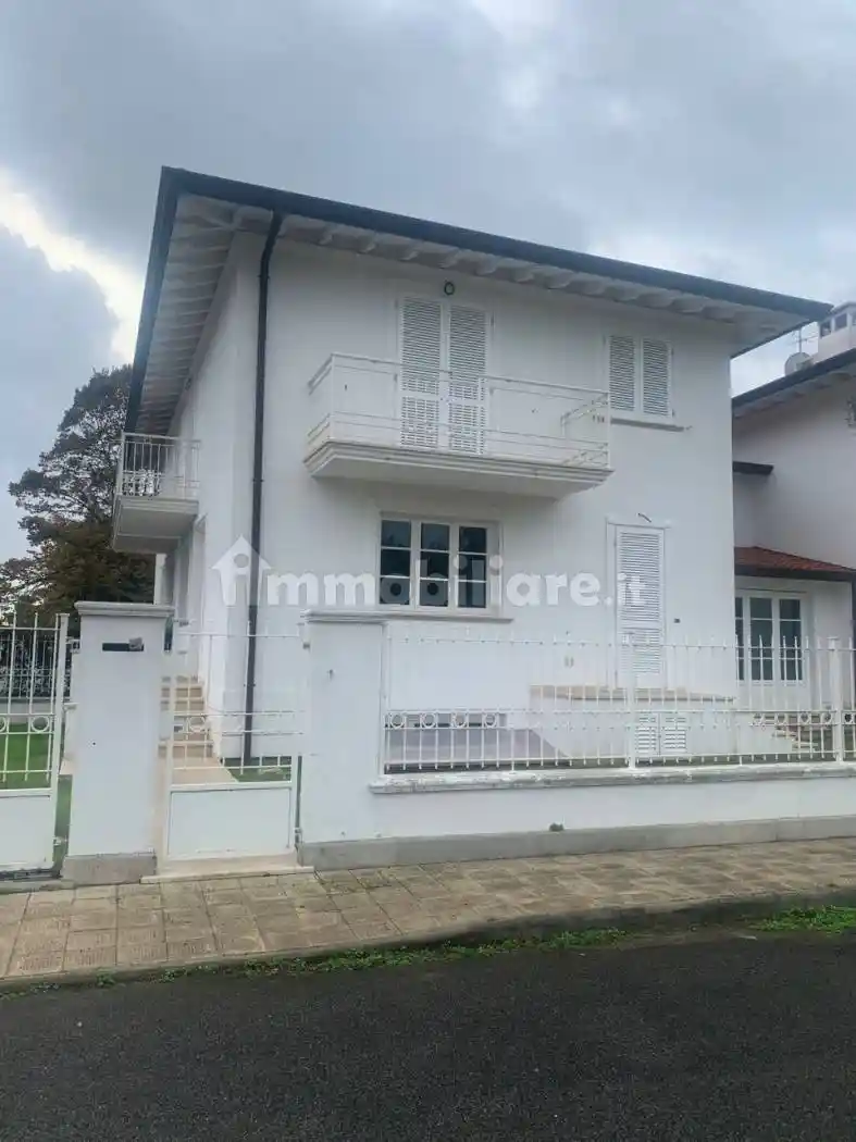 Villa in vendita a Camaiore