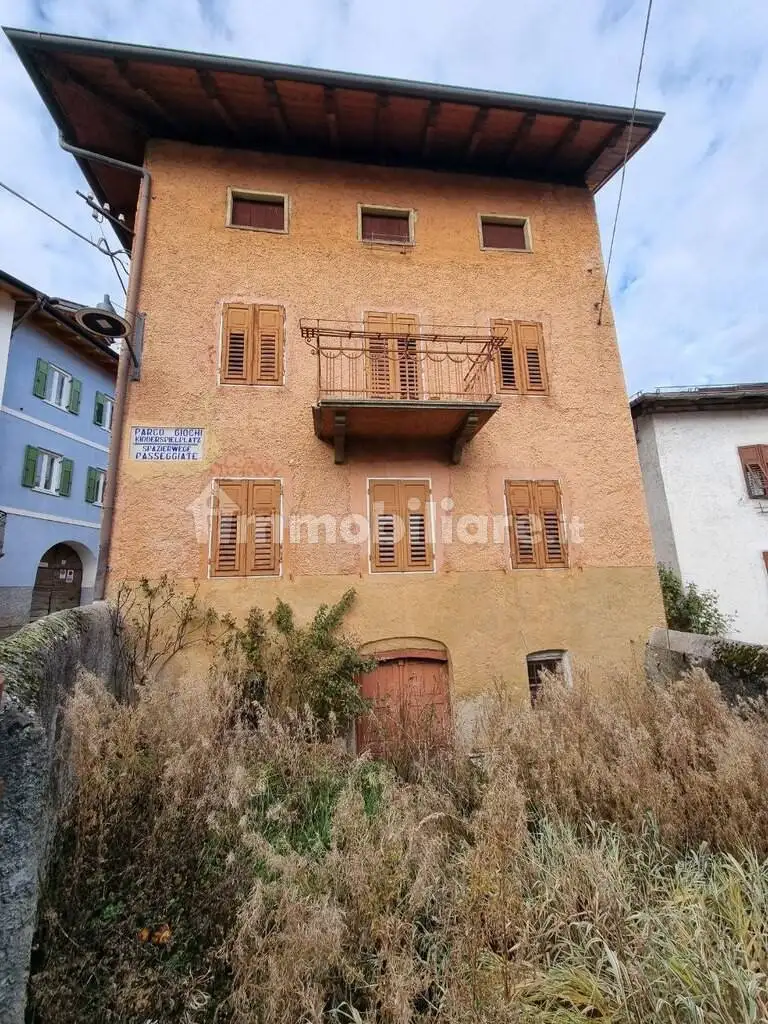 Casa indipendente in vendita a Borgo d'Anaunia