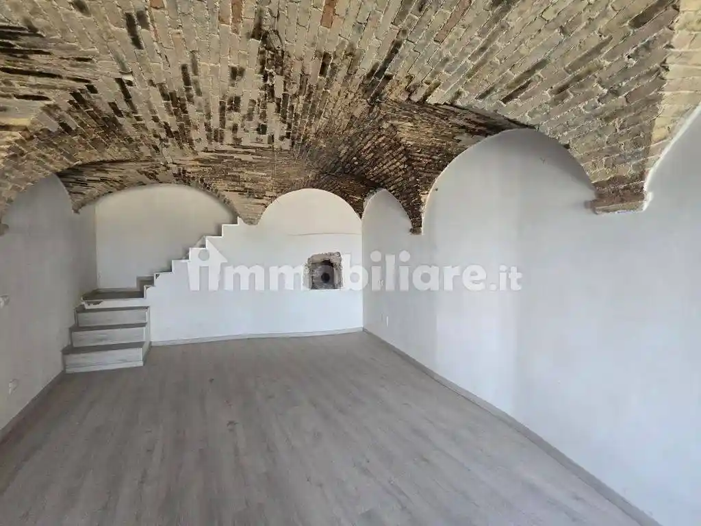 Casale piazza Alvaro de Mendoza, Teramo - foto 3