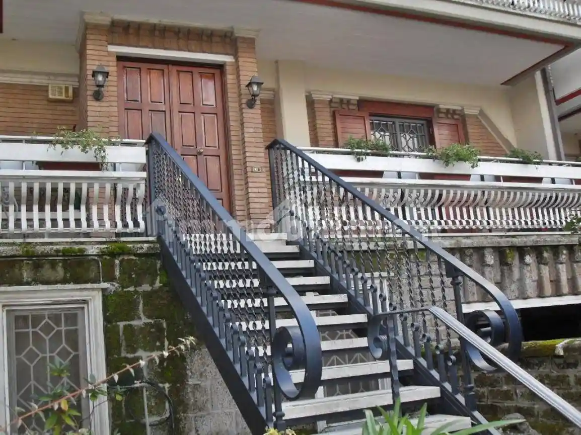 Villa bifamiliare via Francesco Scandone 78, A. Annarumma, A. Gasperi, F. Tedesco, Avellino - foto 2