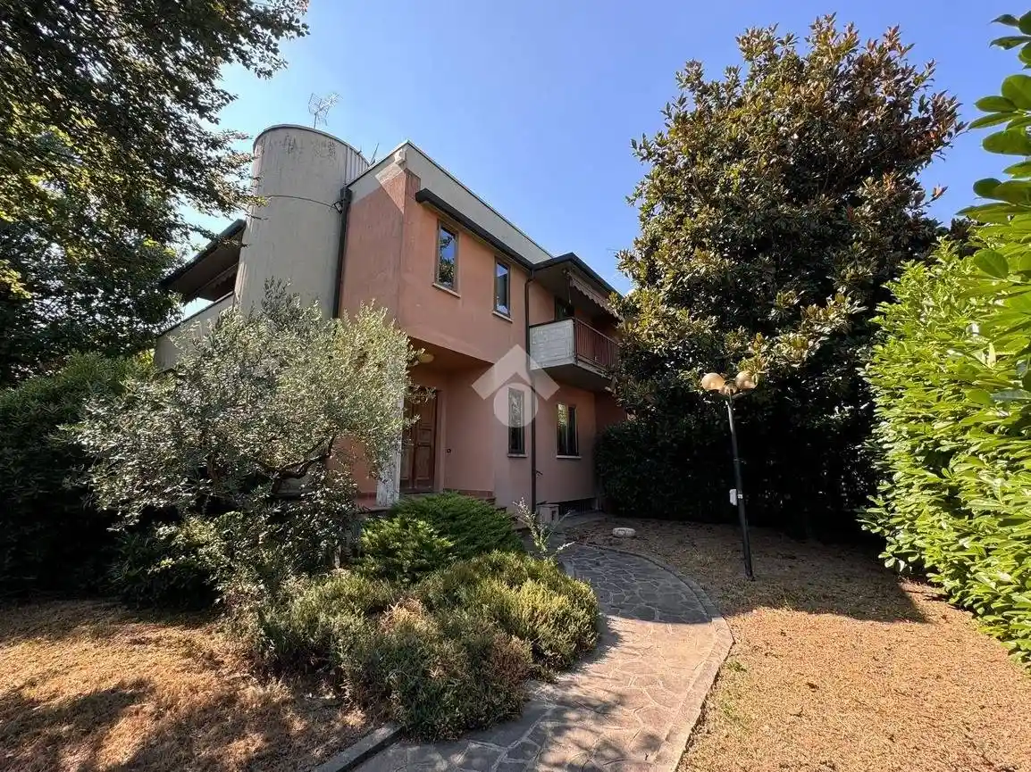 Villa in vendita a Osio Sotto