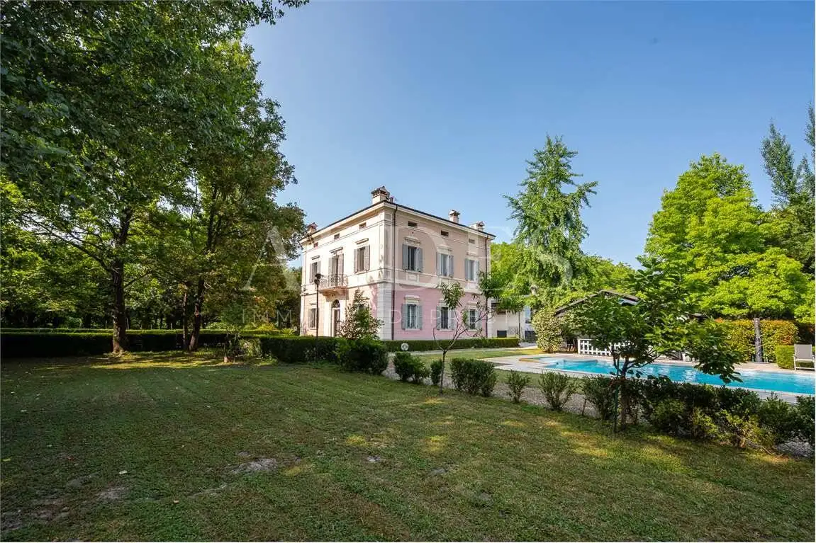 Villa in vendita a Modena