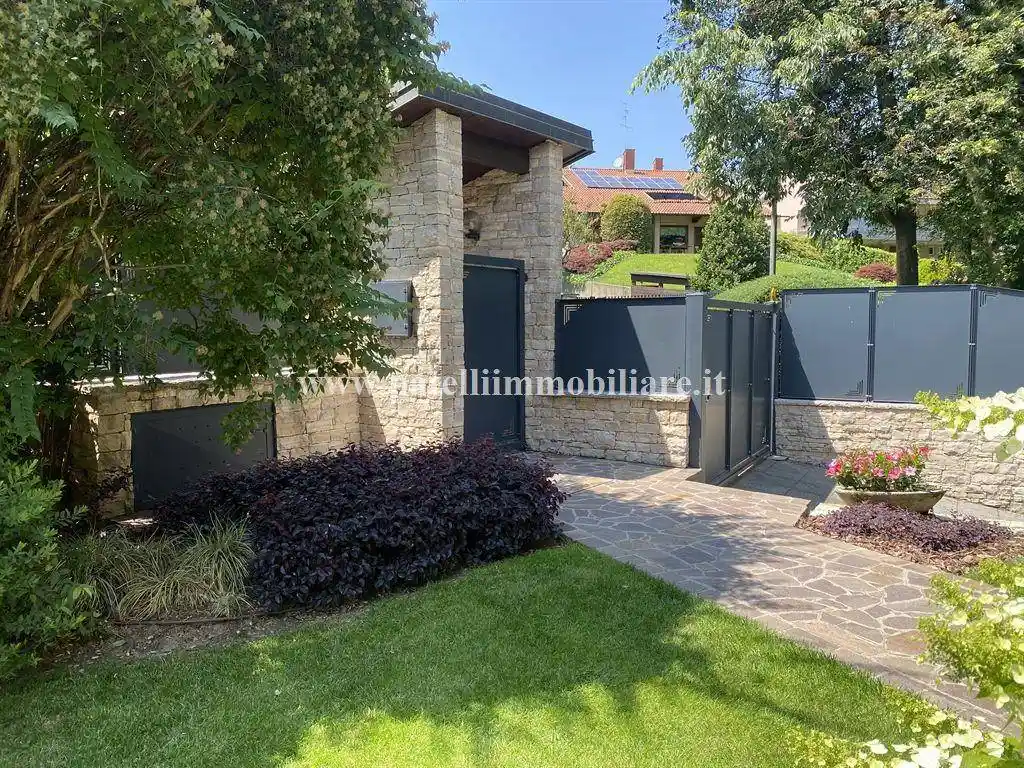 Villa unifamiliare, ottimo stato, 281 m², Presezzo - foto 2