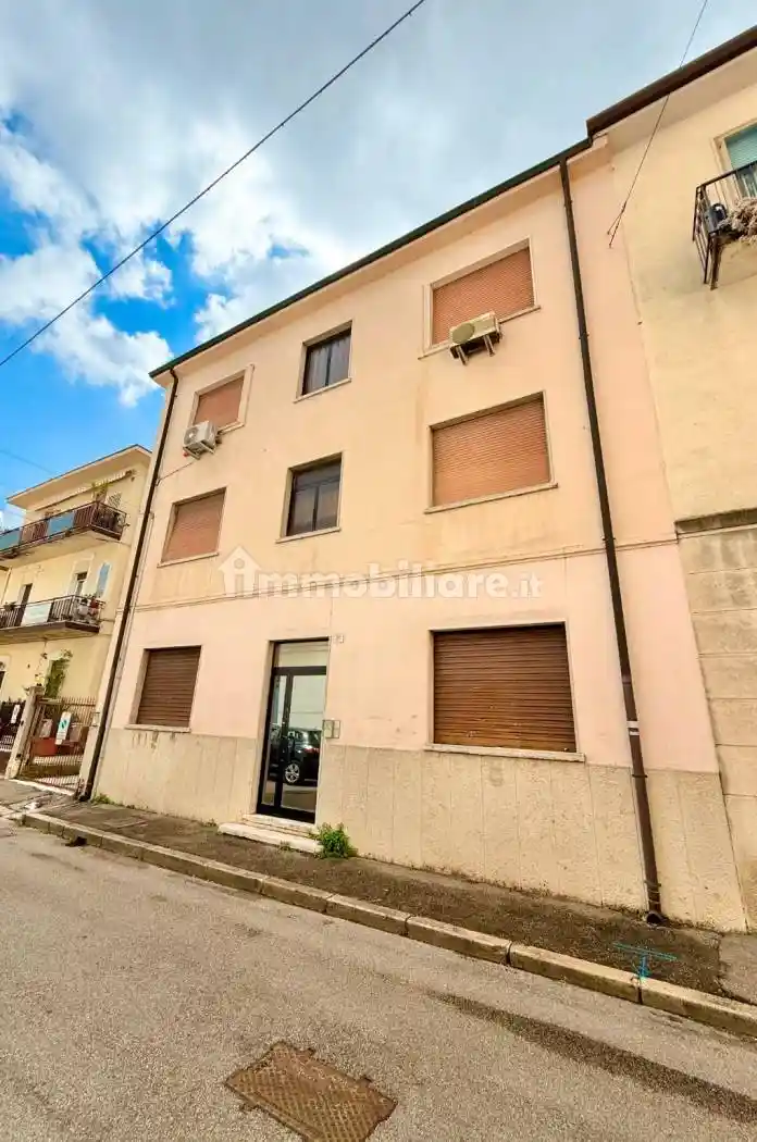 Palazzo - Edificio in vendita a Verona