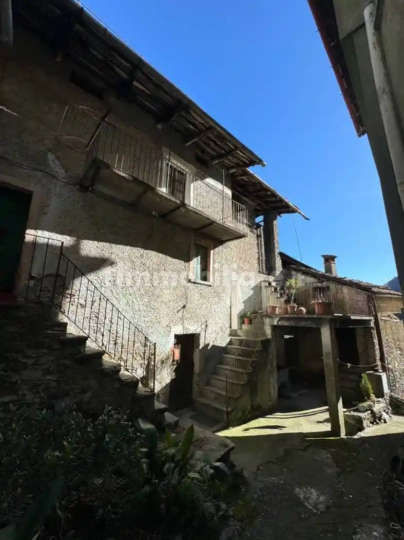 Villa in vendita a Gravedona ed Uniti