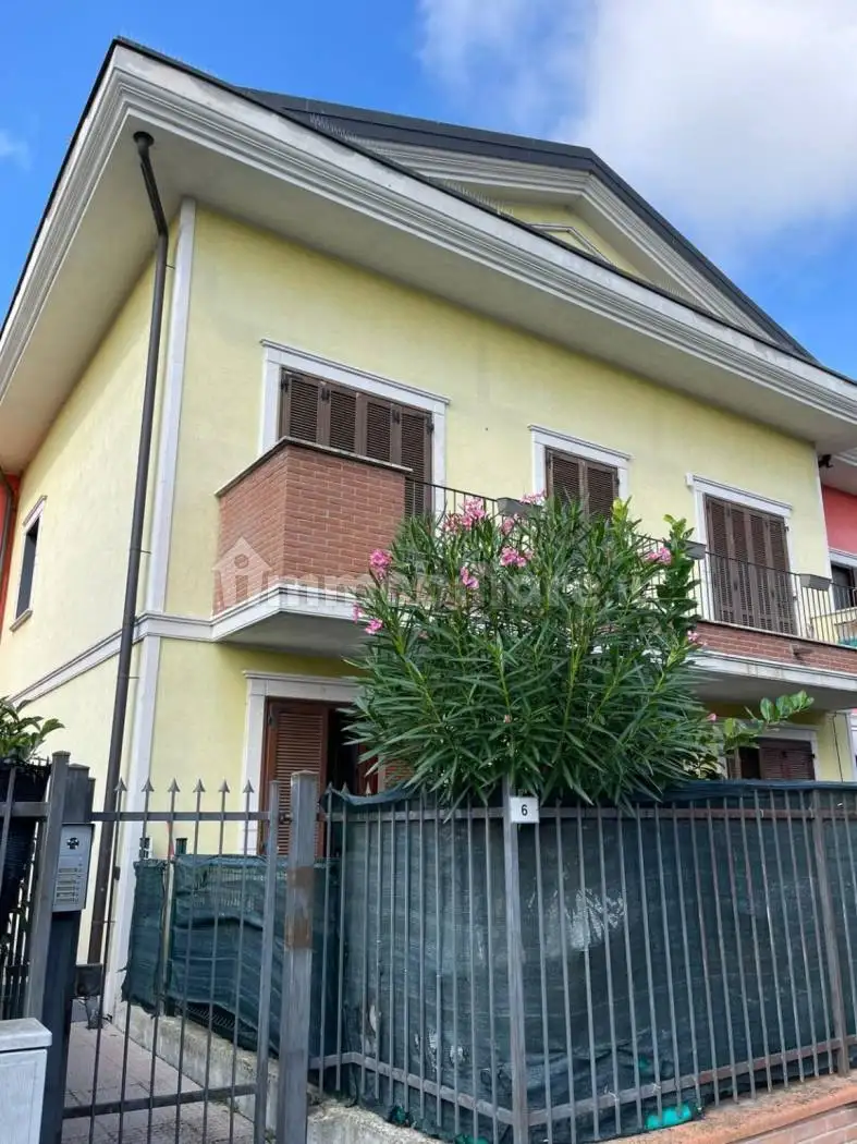 Bilocale via Marcello Prestinari 6, Besate - foto 2