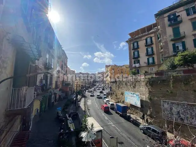 Appartamento in vendita a Napoli