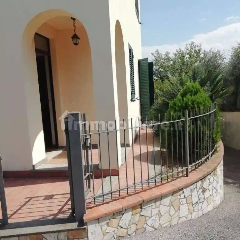 Appartamento in vendita a Lucignano