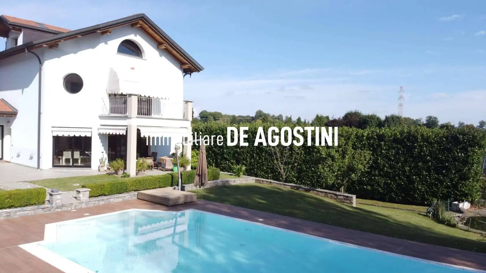 Casa indipendente in vendita a Nebbiuno