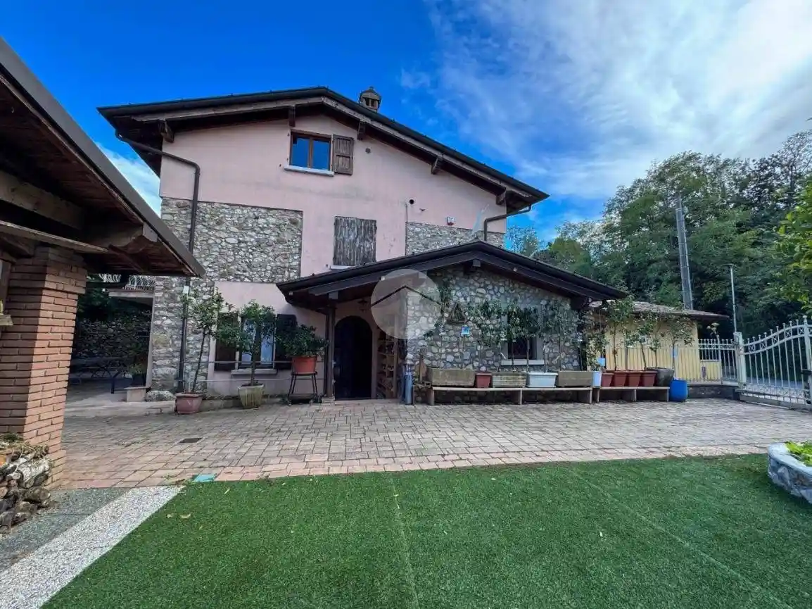 Villa in vendita a Lonato del Garda