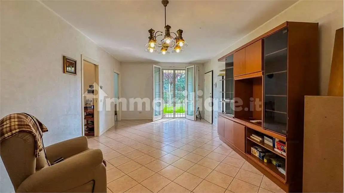 Trilocale via Giuseppe Borghini, snc, Centro, Collebeato - foto 2