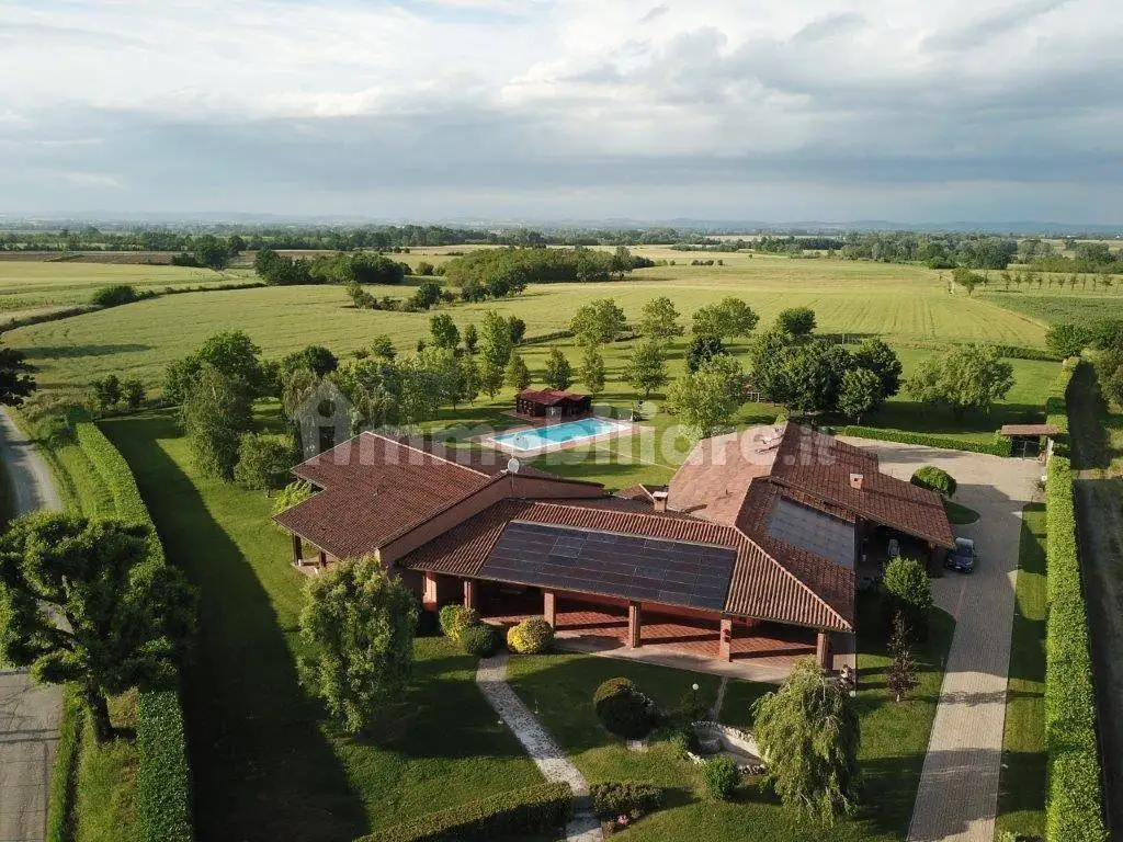 Villa in vendita a Incisa Scapaccino