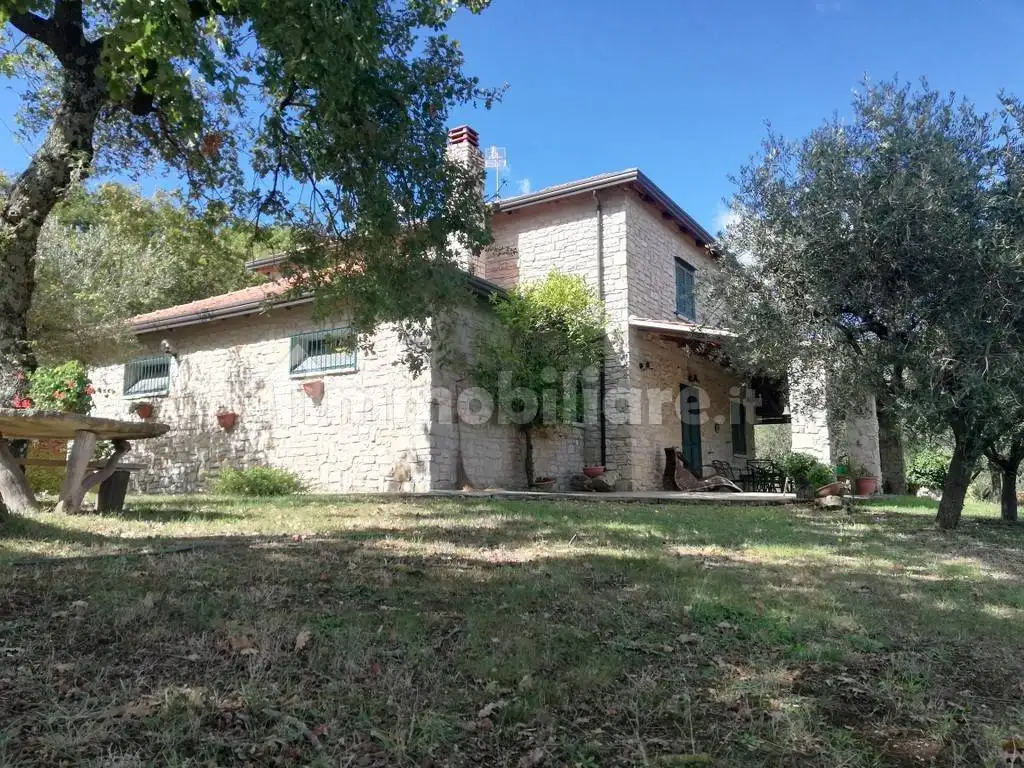 Villa in vendita a Piana di Monte Verna