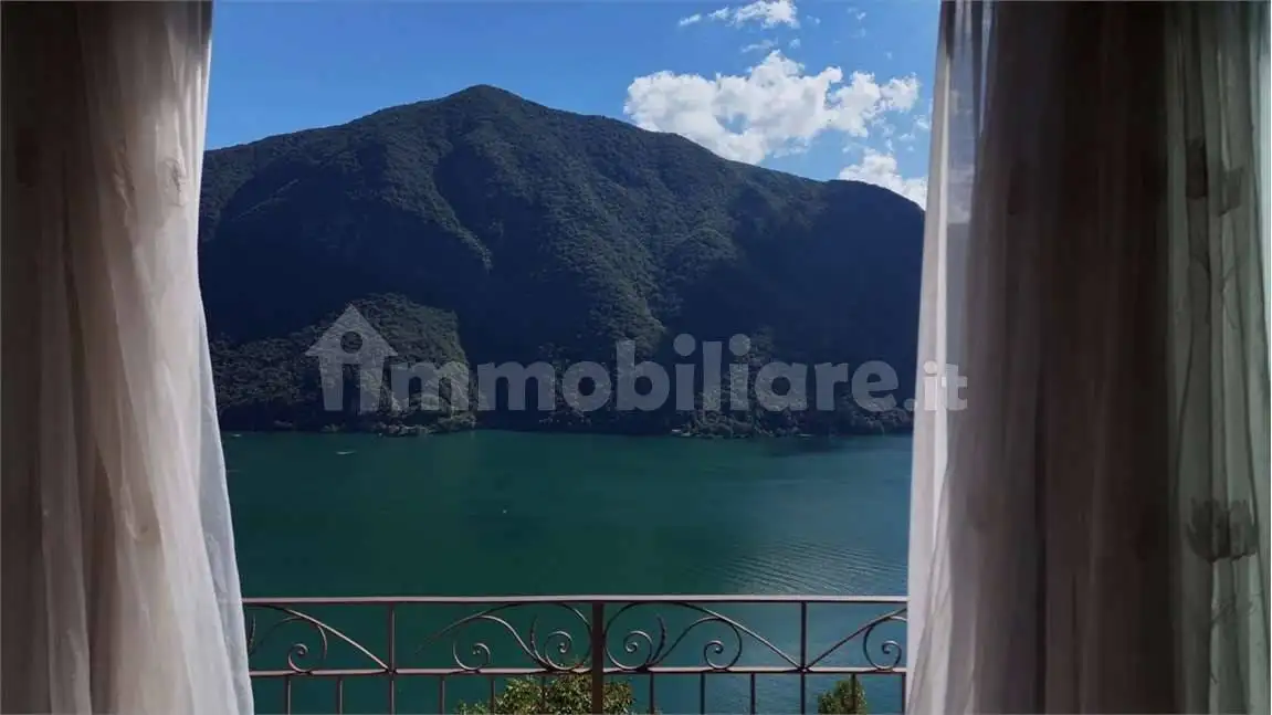 Appartamento in vendita a Valsolda