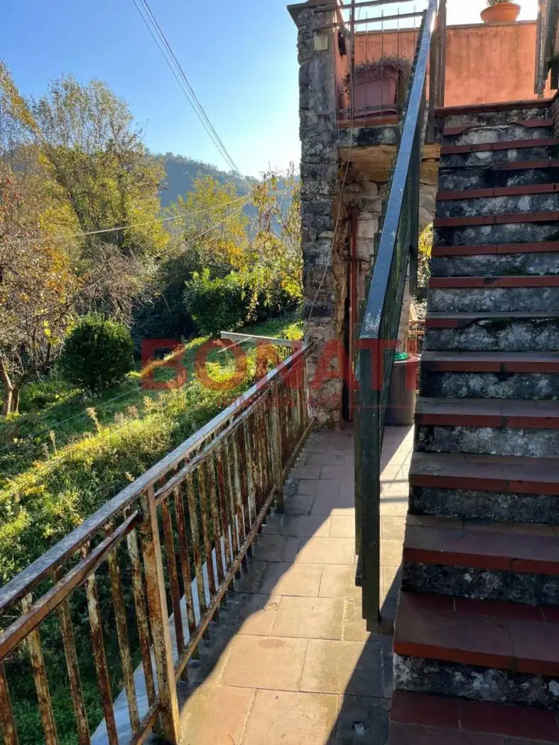 Appartamento in vendita a Beverino