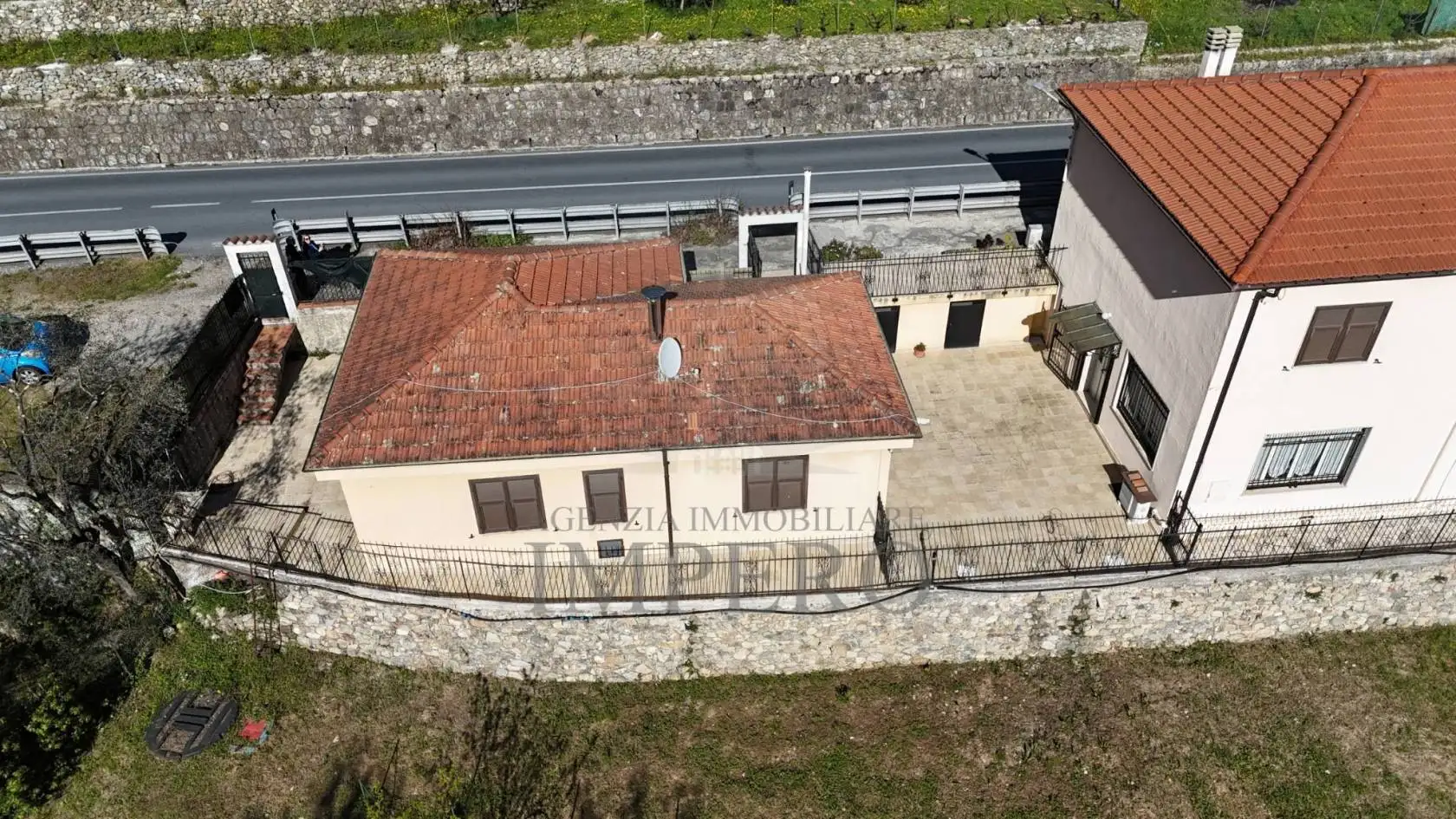 Villa bifamiliare via Nazionale 8, Centro, Airole - foto 2