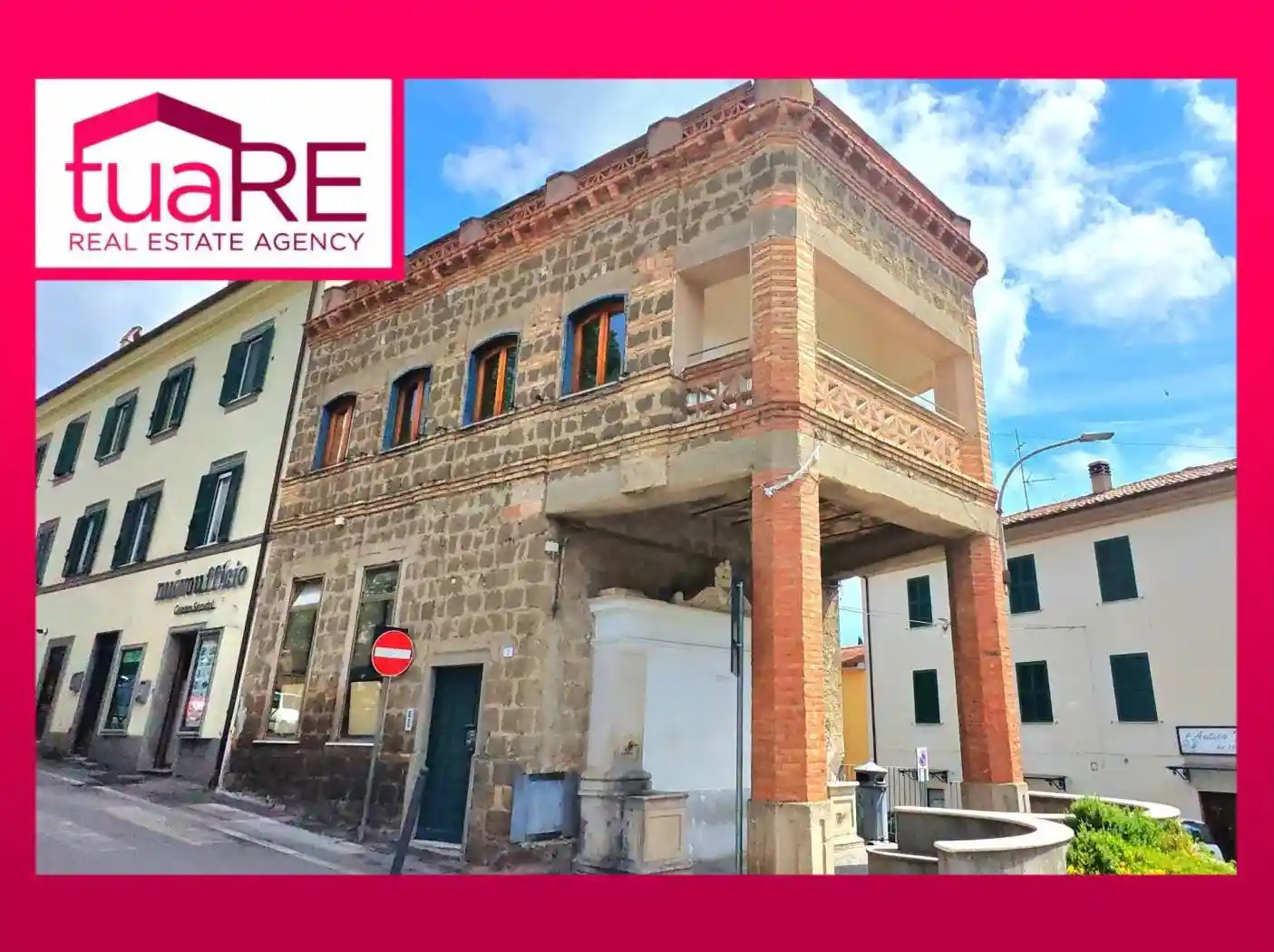 Palazzo - Edificio in vendita a Castelnuovo di Porto