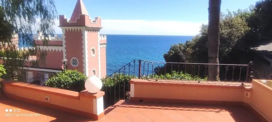 Villetta a schiera in vendita a Imperia