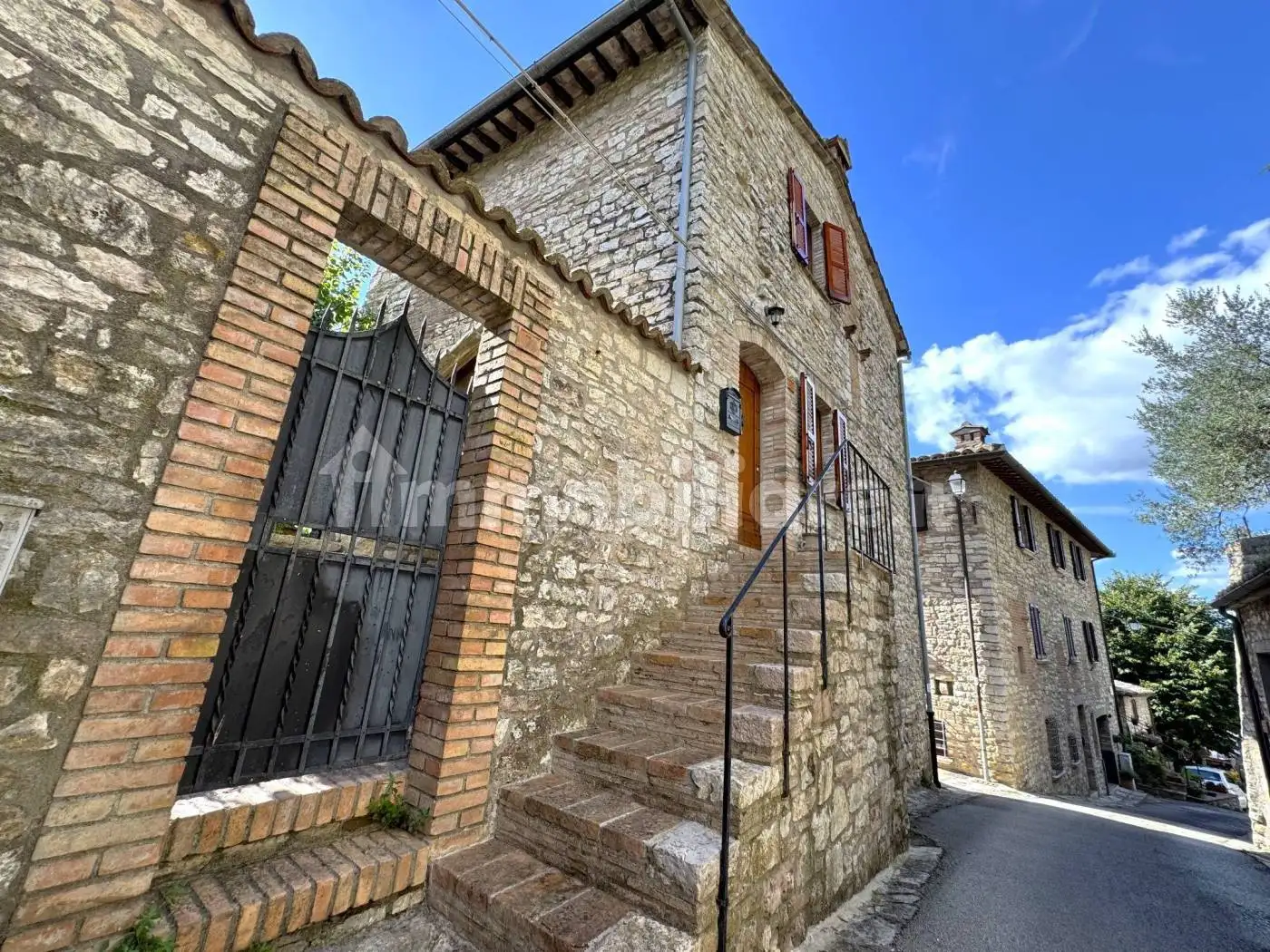 Casa indipendente in affitto a Corciano