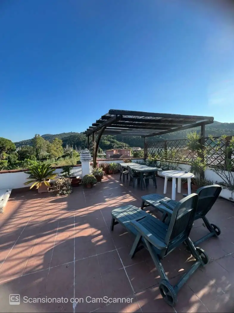 Appartamento in affitto a Ameglia