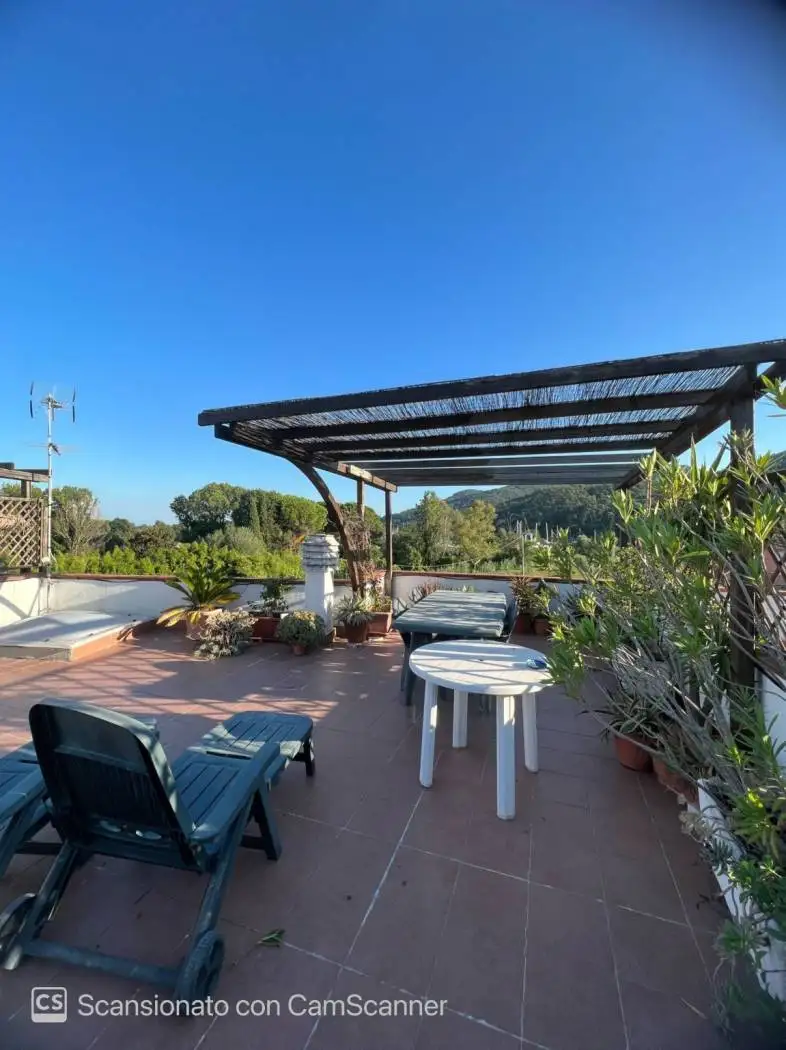 Trilocale via Alessandro Manzoni 8, Centro, Ameglia - foto 2