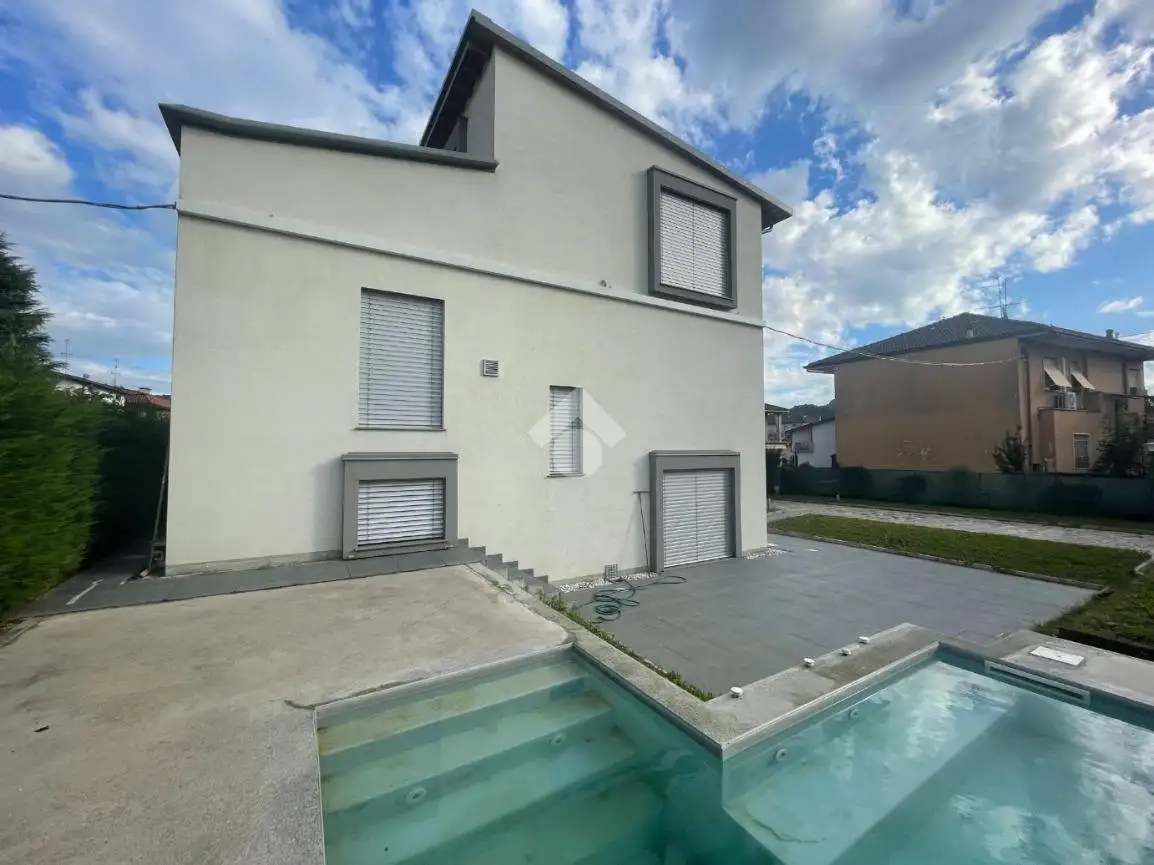 Villa in vendita a Sorisole