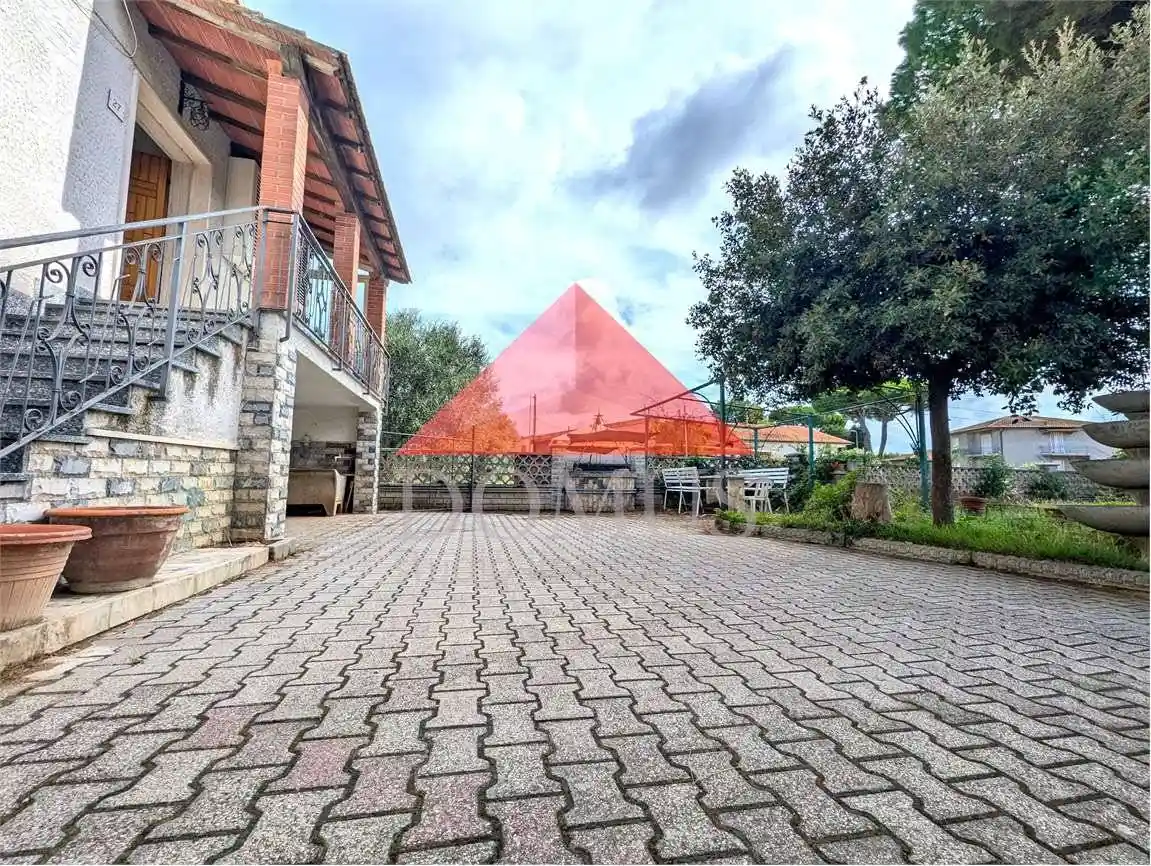 Villa in vendita a Campiglia Marittima