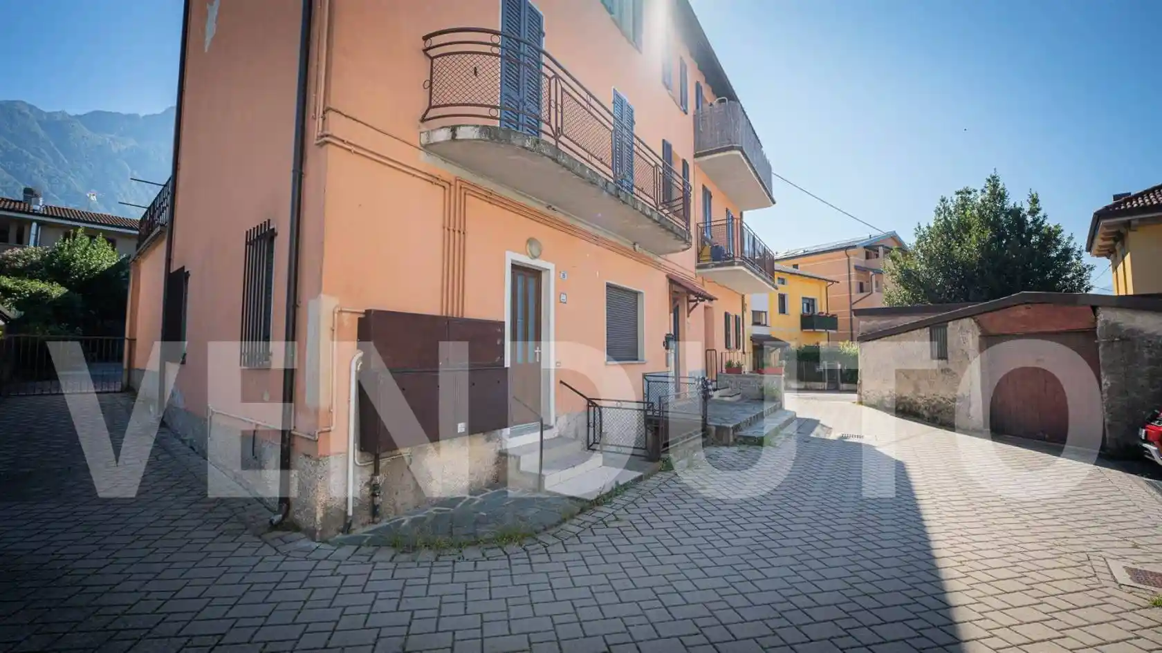 Appartamento in vendita a Colico