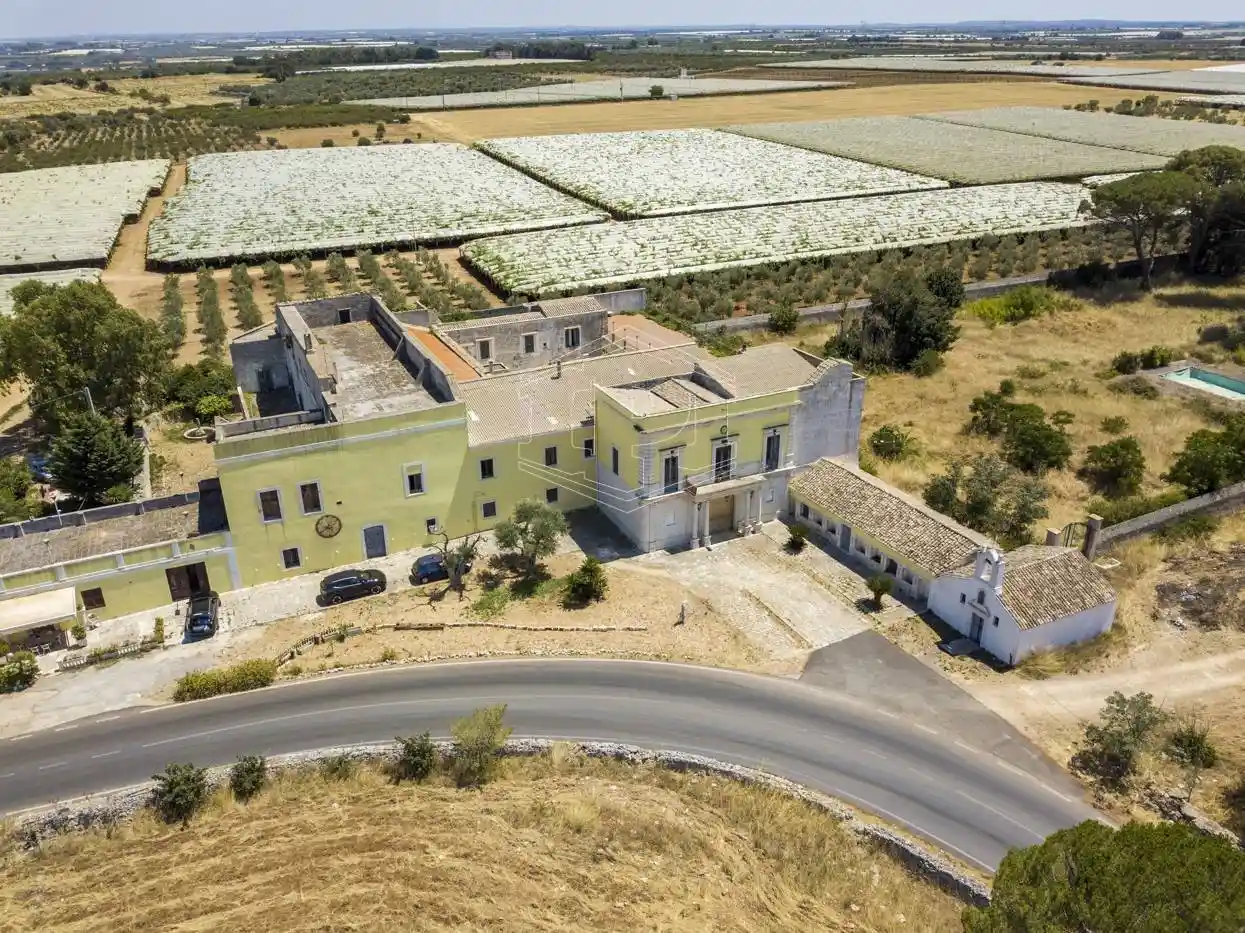 Palazzo - Edificio in vendita a Acquaviva delle Fonti