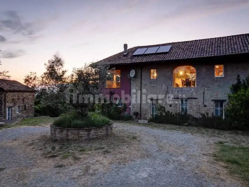 Casa indipendente in vendita a Cortemilia
