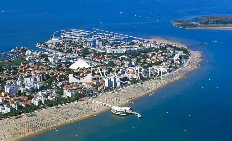 Palazzo - Edificio in vendita a Lignano Sabbiadoro